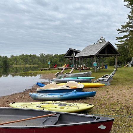 Lakefront Hideaway Resort Kawartha Lakes Kültér fotó