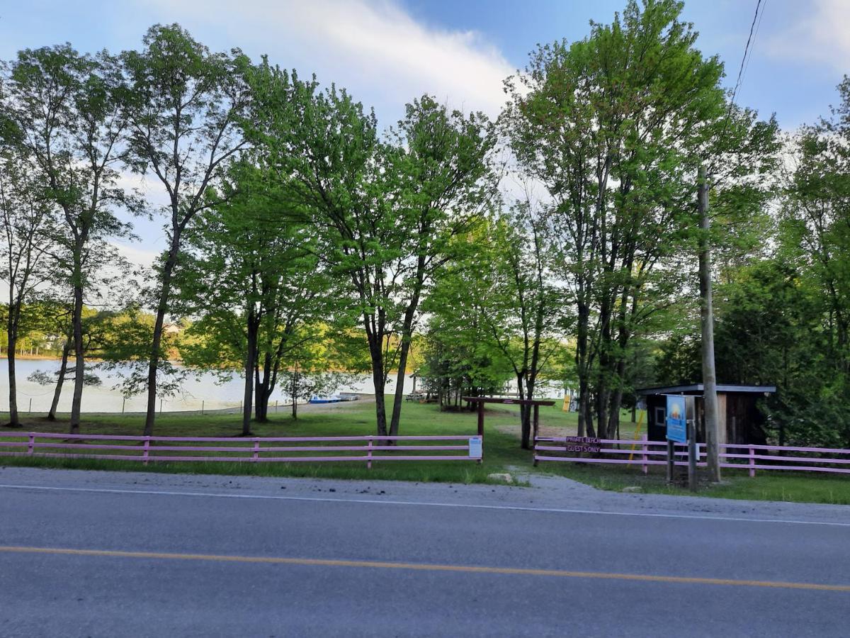 Lakefront Hideaway Resort Kawartha Lakes Kültér fotó